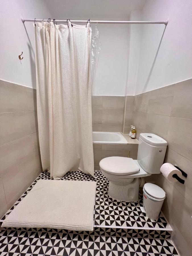 Urban Rooms Fuencarral Madrid Ngoại thất bức ảnh