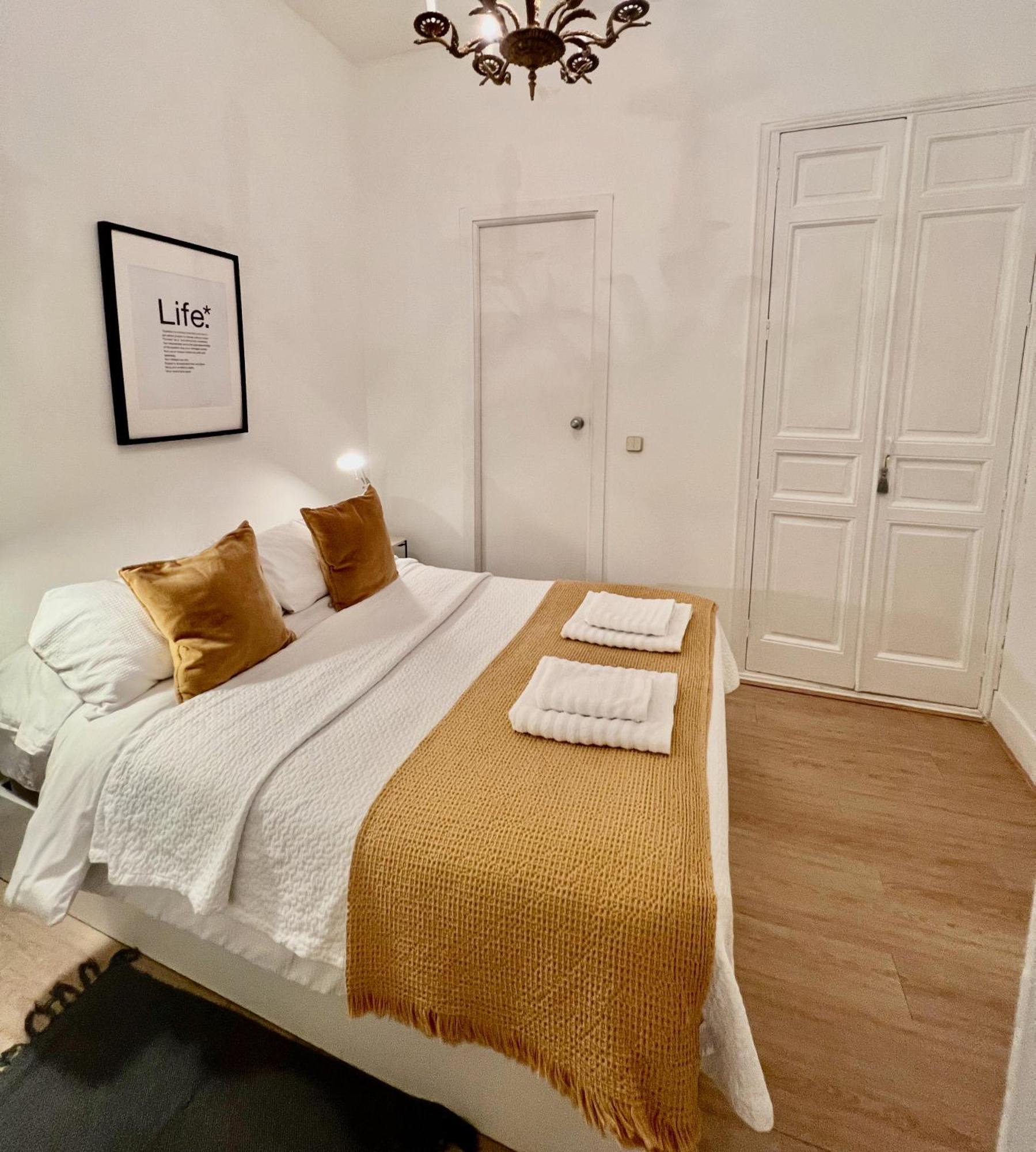 Urban Rooms Fuencarral Madrid Ngoại thất bức ảnh