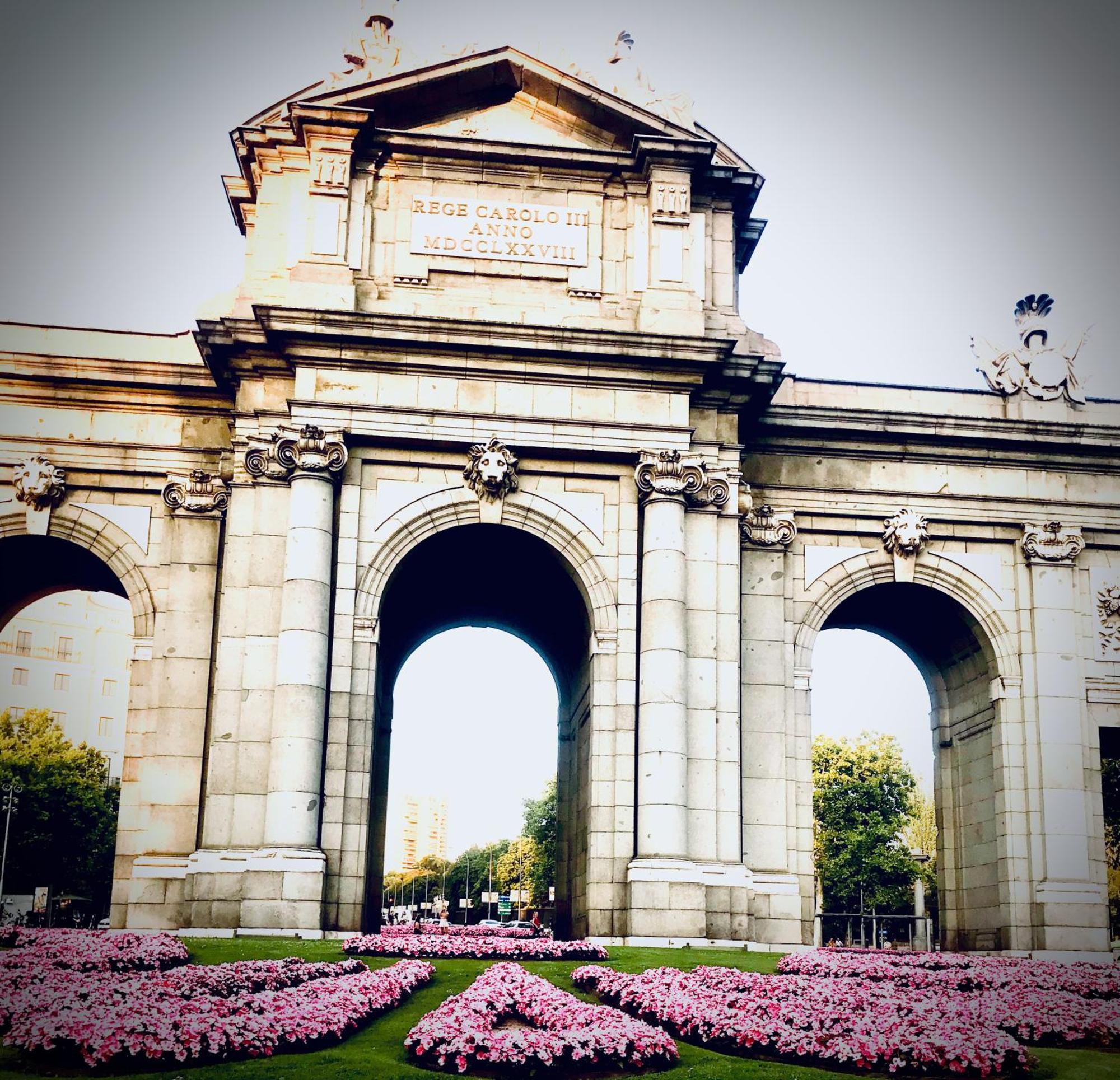 Urban Rooms Fuencarral Madrid Ngoại thất bức ảnh