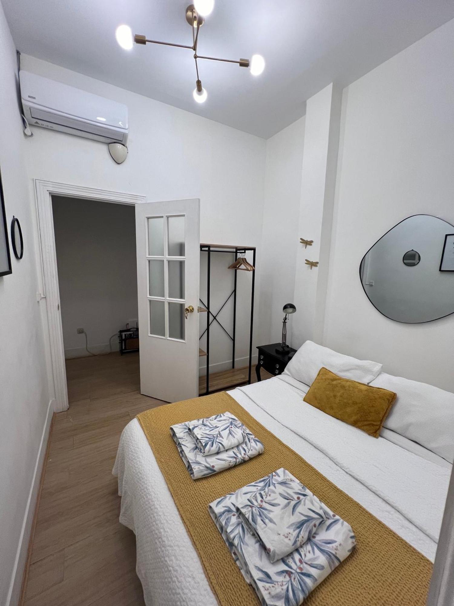 Urban Rooms Fuencarral Madrid Ngoại thất bức ảnh