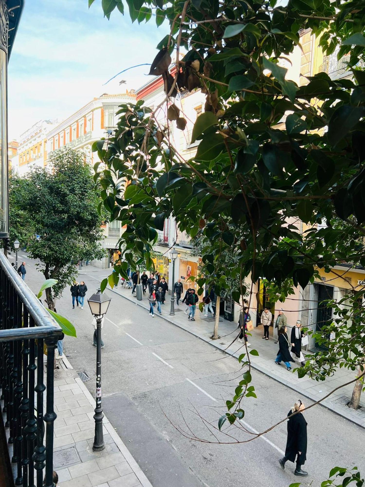 Urban Rooms Fuencarral Madrid Ngoại thất bức ảnh